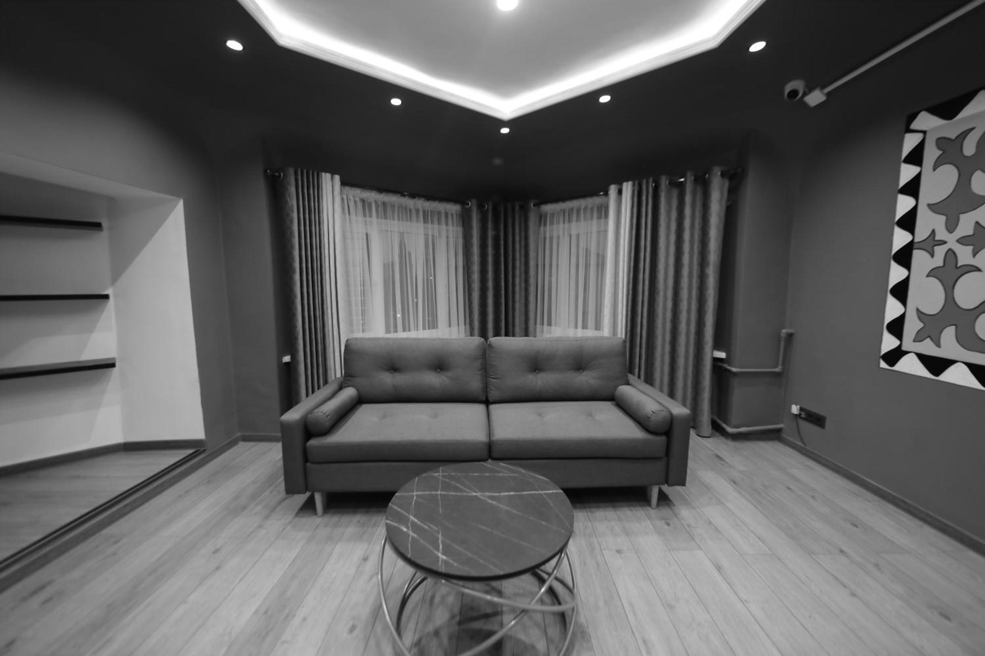 Cozy Hostel Bishkek Exterior photo